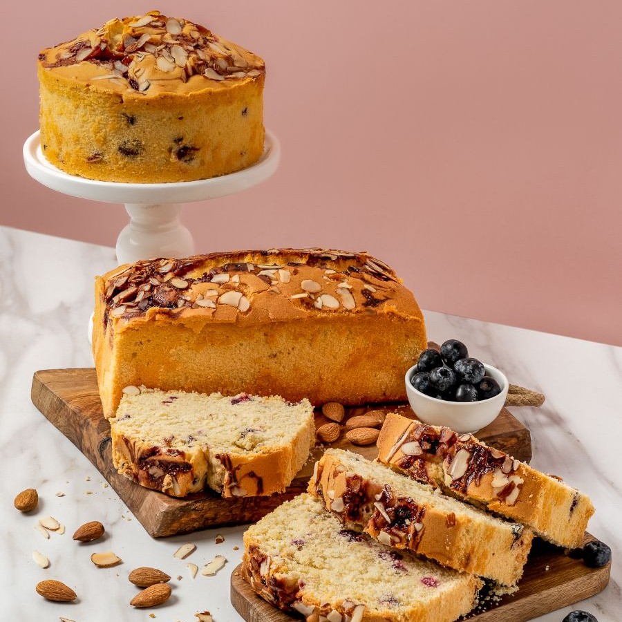 torta de almendras y frutos rojos